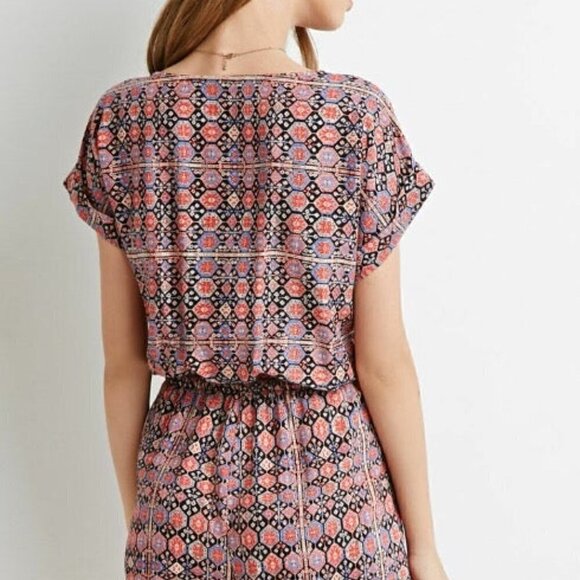 Forever 21 Surplice Front Printed Shorts Romper Jumper Size Small - Picture 3 of 7